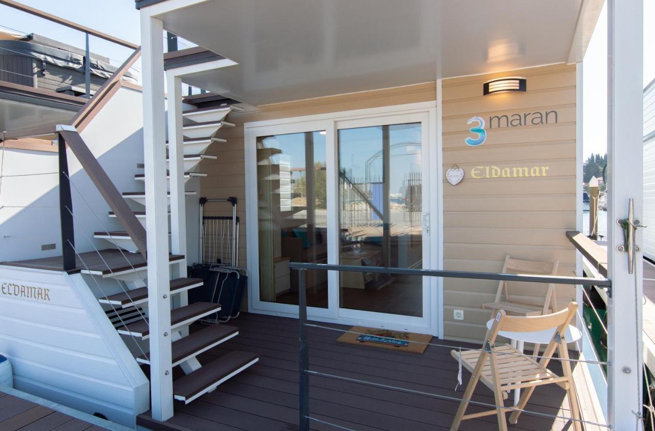 Eldamar Floating House *